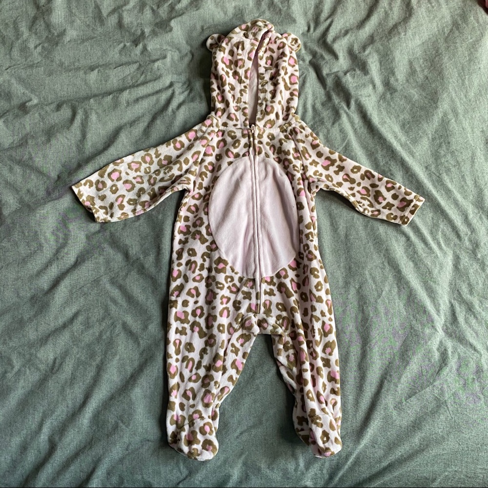 🧁5/$20 Warm Footsie Animal Print with Ears
